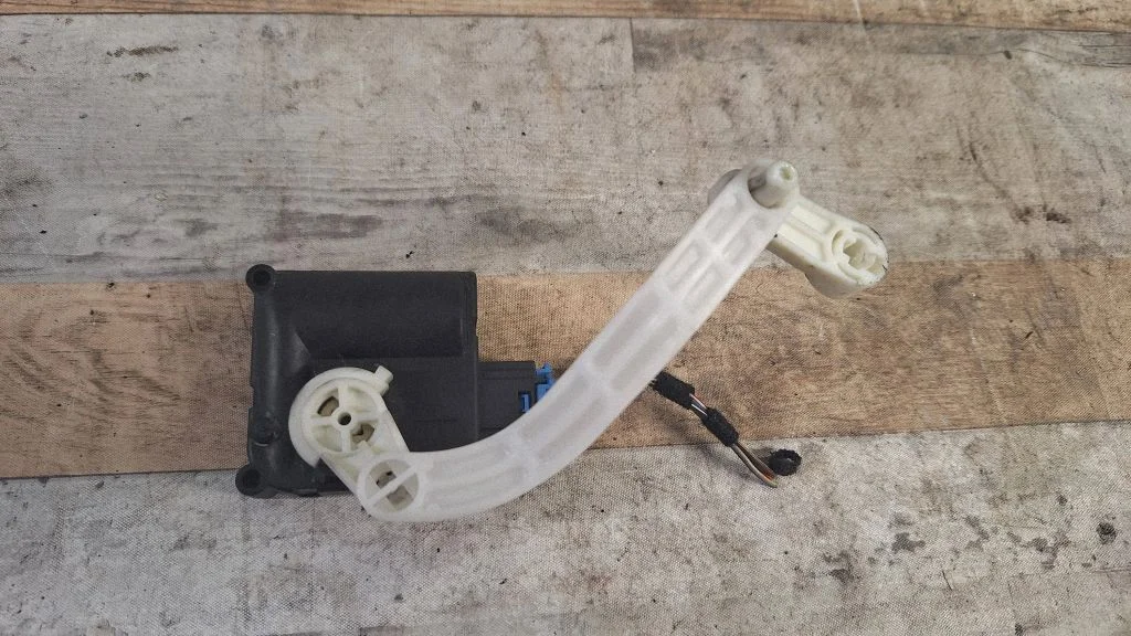 Air flap motor/actuator 4F0820511B