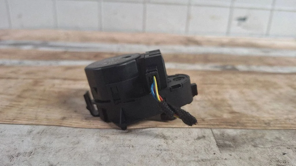 Õhuklapi mootor / ajam 6942987