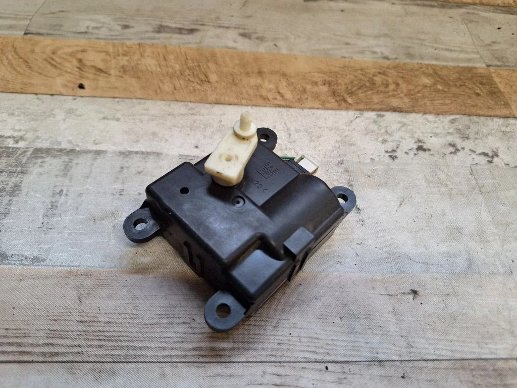 Gaisa aizvara motoriņš/aktuators 3027030850