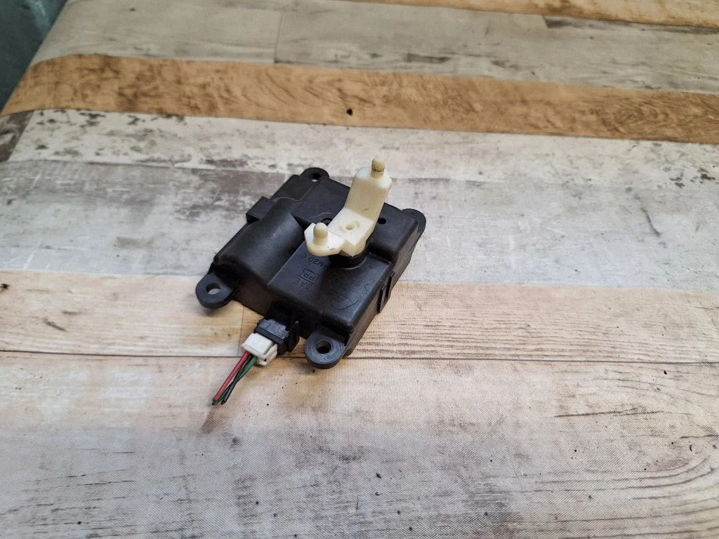 Gaisa aizvara motoriņš/aktuators 3027030840