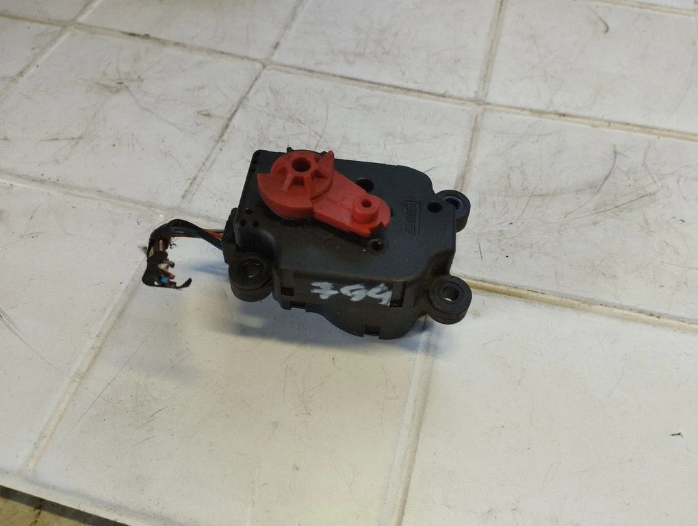 Õhuklapi mootor / ajam 006967E