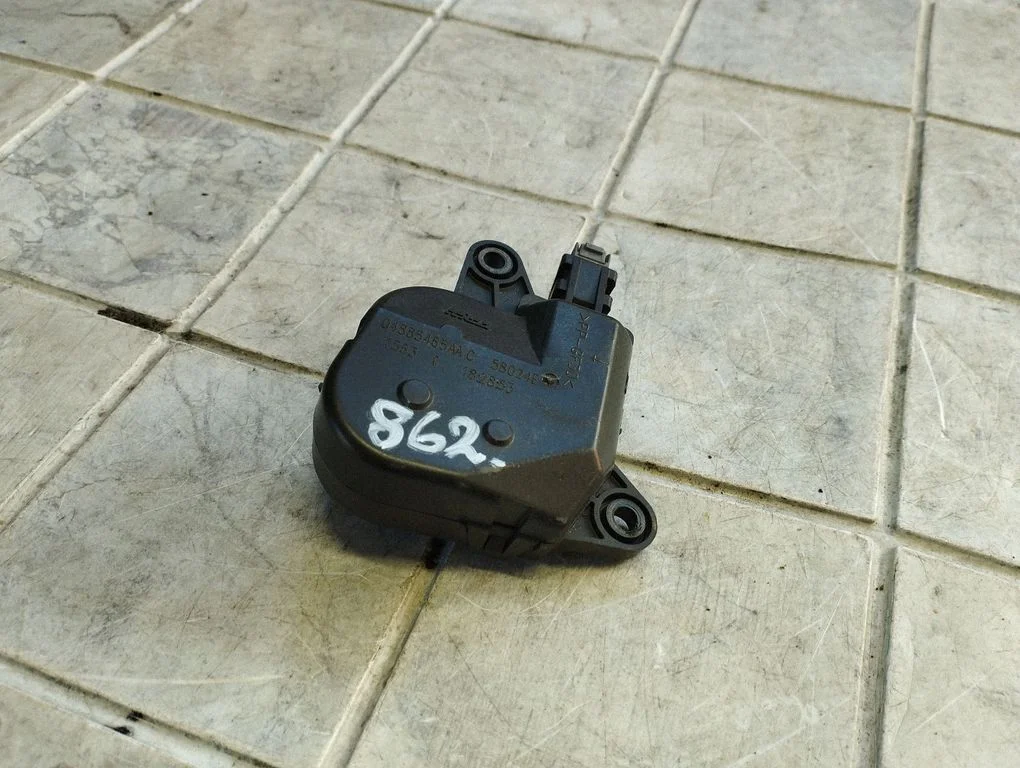 Õhuklapi mootor / ajam 04885465AA