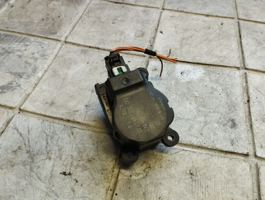 Gaisa aizvara motoriņš/aktuators 4PUH19E616AB