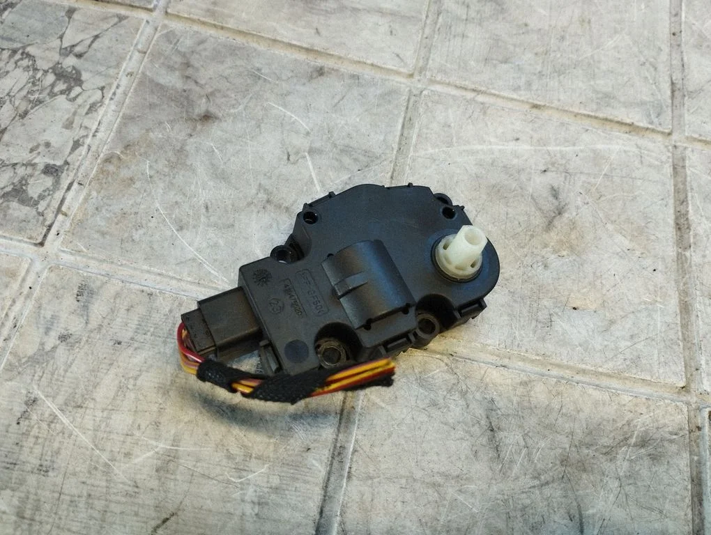 Air flap motor/actuator 412650750