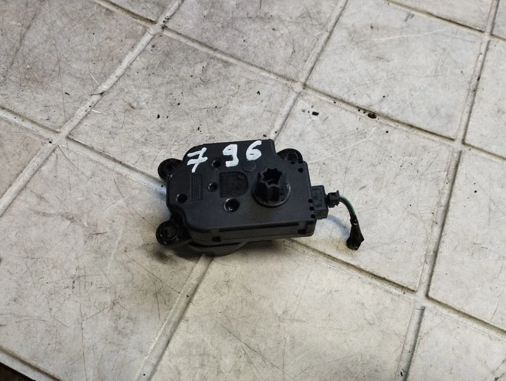 Air flap motor/actuator AV6N19E616AA