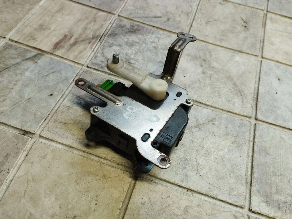 Air flap motor/actuator – Subaru Outback (2007-2009)