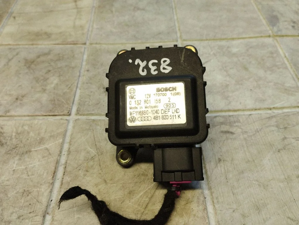 Air flap motor/actuator – Audi A6 Allroad C5 (1999-2005)