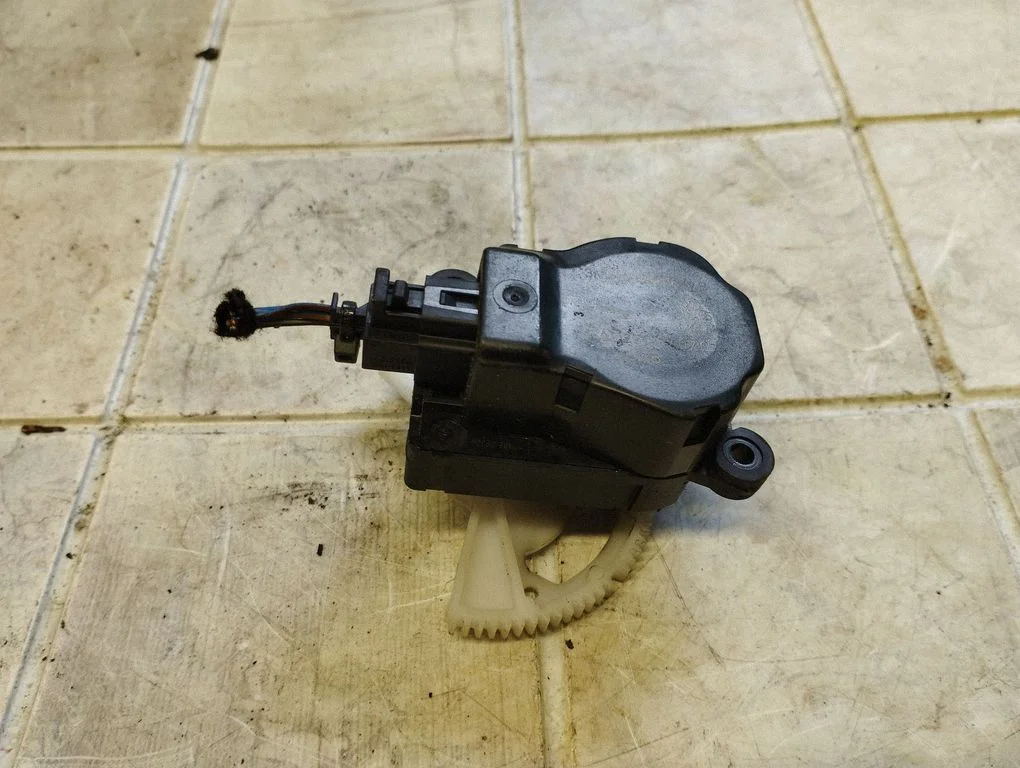 Air flap motor/actuator 3M5H19E616AB