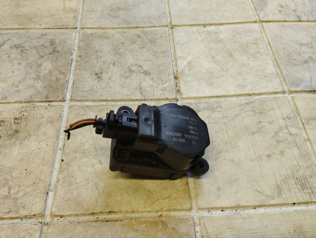 Air flap motor/actuator 3M5H19E616AB
