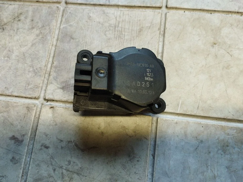 Õhuklapi mootor / ajam 3M5H19E616AB