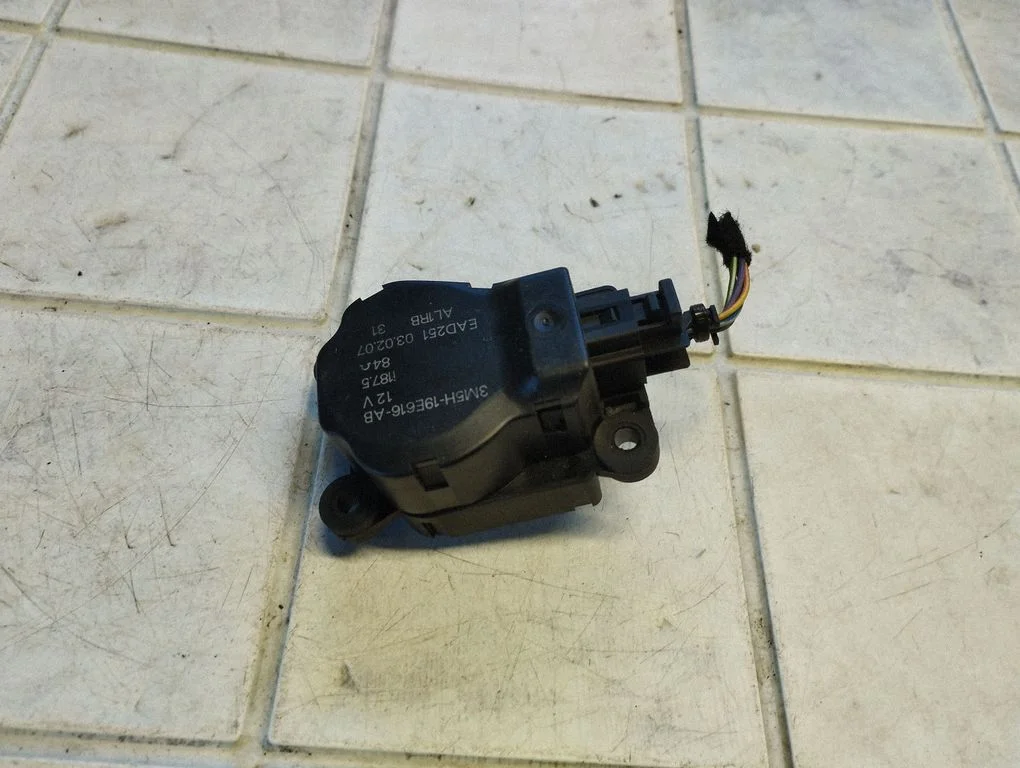 Air flap motor/actuator 3M5H19E616AB
