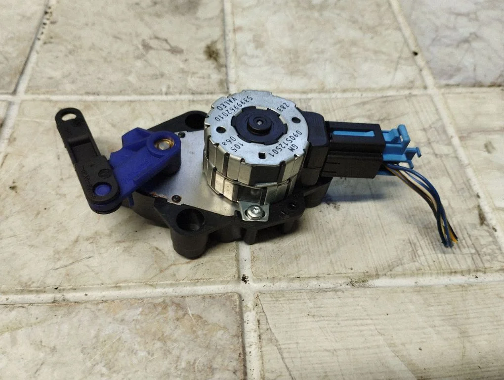 Air flap motor/actuator – Opel Omega B2 (1999-2003)