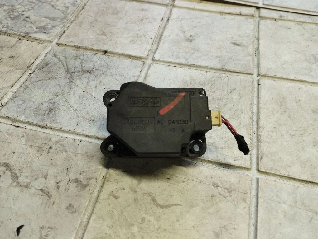 Õhuklapi mootor / ajam 4N5H19E616