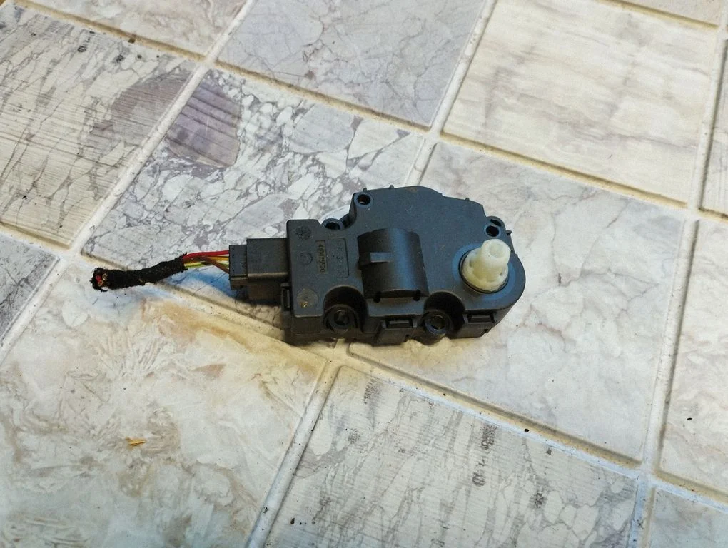 Air flap motor/actuator 412650750