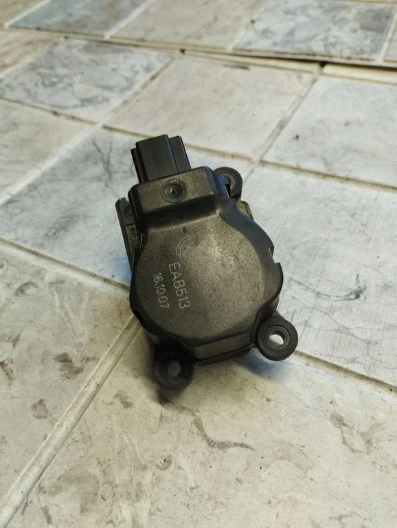 Gaisa aizvara motoriņš/aktuators 52408227