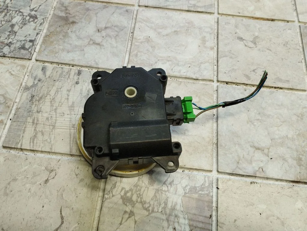 Air flap motor/actuator – Subaru Outback (2009-2014)