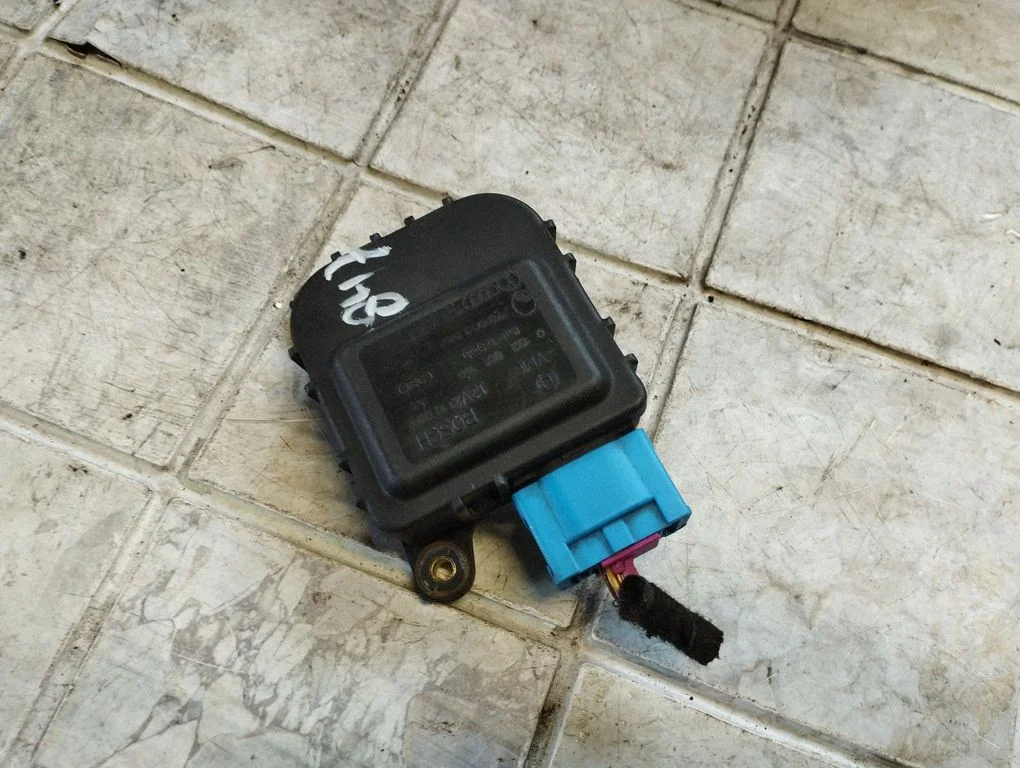 Air flap motor/actuator – Volkswagen Passat B5.5 (2001-2005)