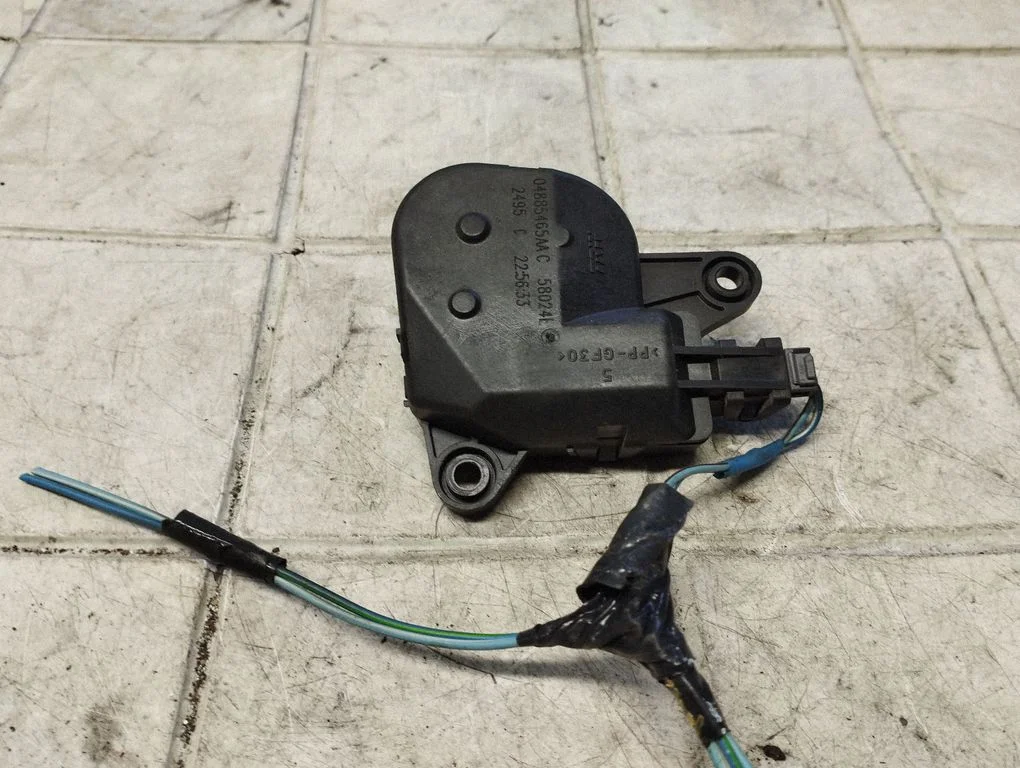 Õhuklapi mootor / ajam 04885465AAC