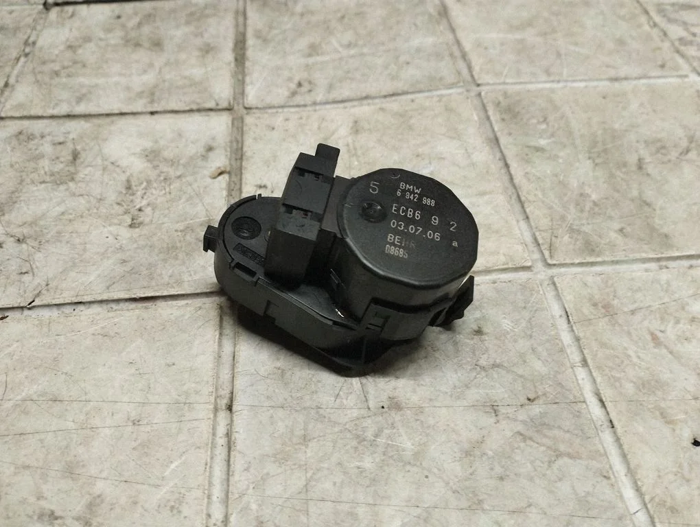 Air flap motor/actuator 6942988