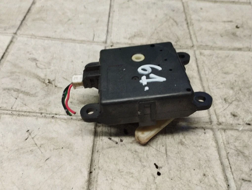 Gaisa aizvara motoriņš/aktuators 3T05030820
