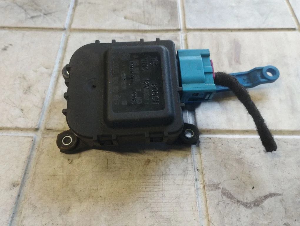 Õhuklapi mootor / ajam 8D1820511F