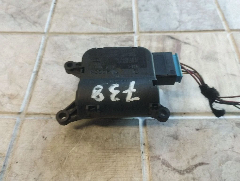 Silniczek klapki nawiewu – Audi A4 S4 B6 8E 8H (2001-2005)