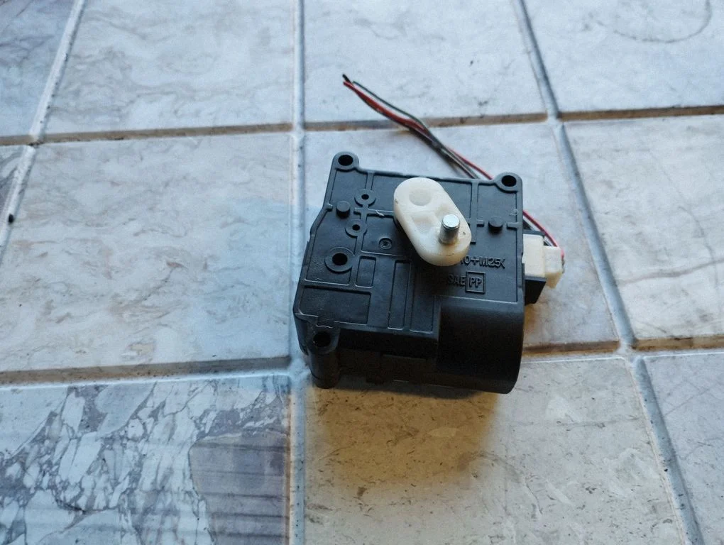 Air flap motor/actuator 1138002051