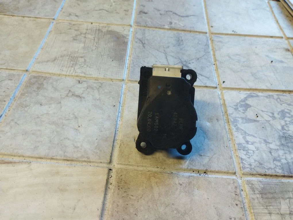 Air flap motor/actuator – Volvo S80 (1999-2003)