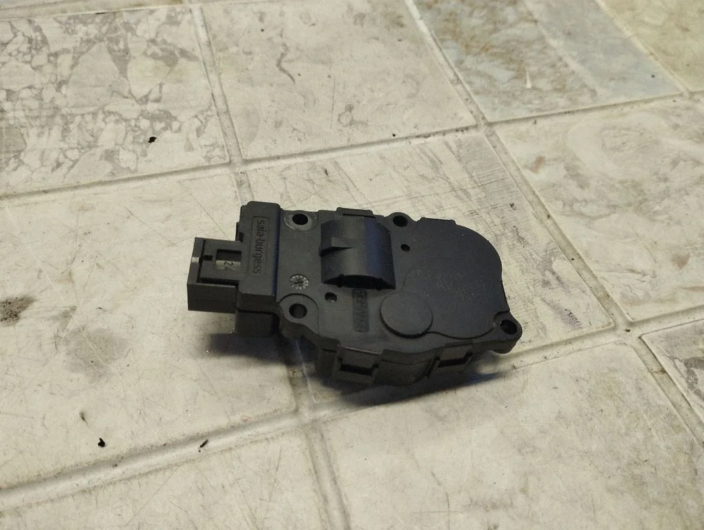 Gaisa aizvara motoriņš/aktuators 410474650