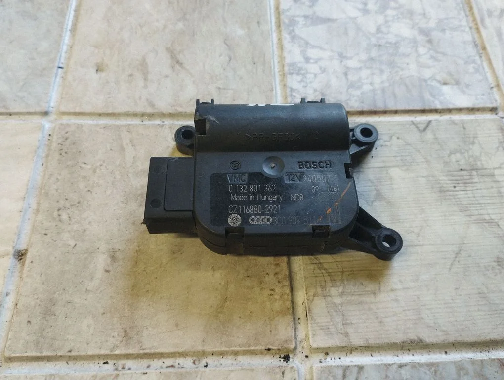 Gaisa aizvara motoriņš/aktuators 3C0907511A