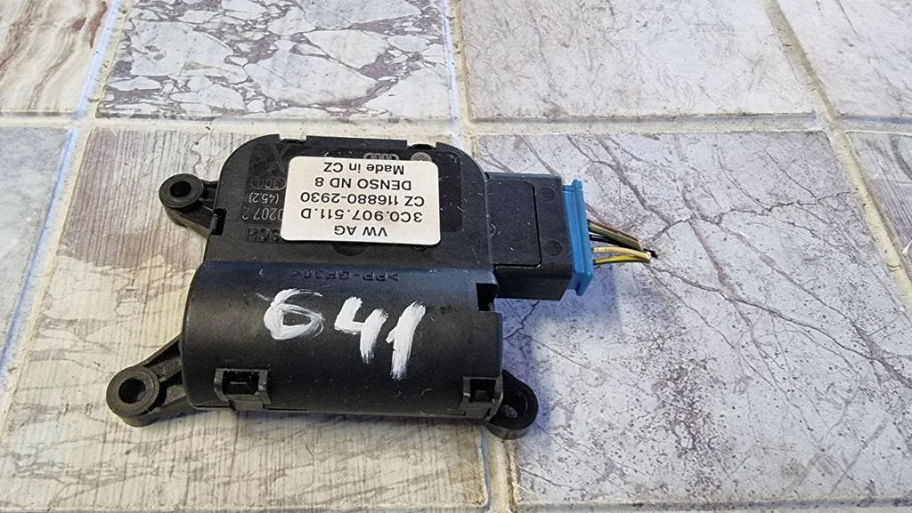 Air flap motor/actuator 3C0907511D