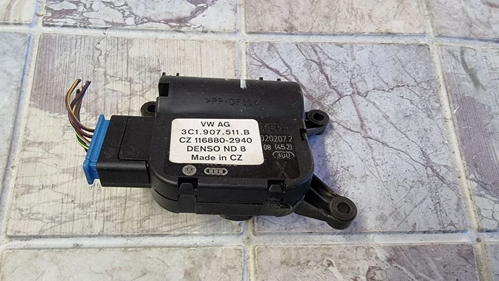 Air flap motor/actuator 3C1907511B