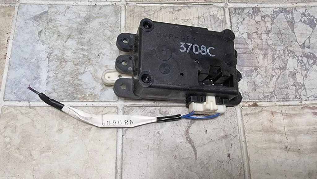 Gaisa aizvara motoriņš/aktuators 3708C