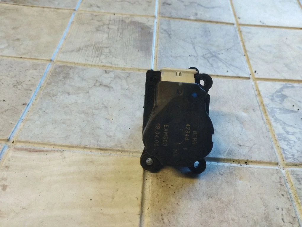 Air flap motor/actuator – Volvo S80 (1999-2003)