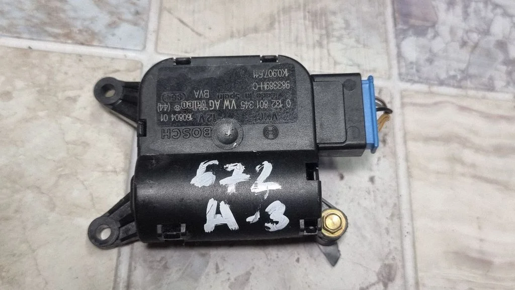Gaisa aizvara motoriņš/aktuators – Audi A3 S3 8P (2003-2012)