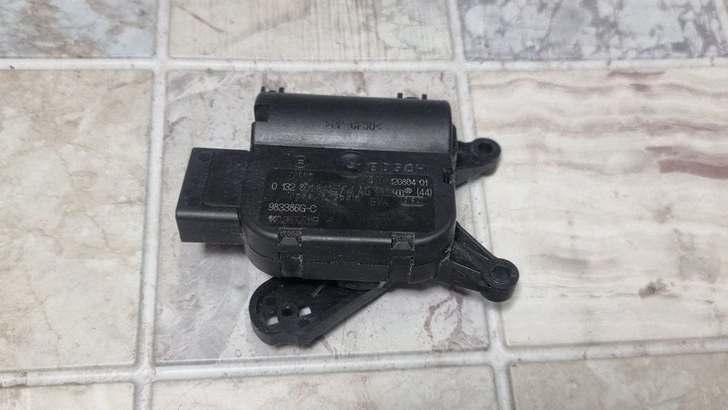 Silniczek klapki nawiewu – Audi A3 S3 8P (2003-2012)