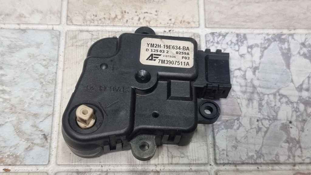 Õhuklapi mootor / ajam 7M3907511A