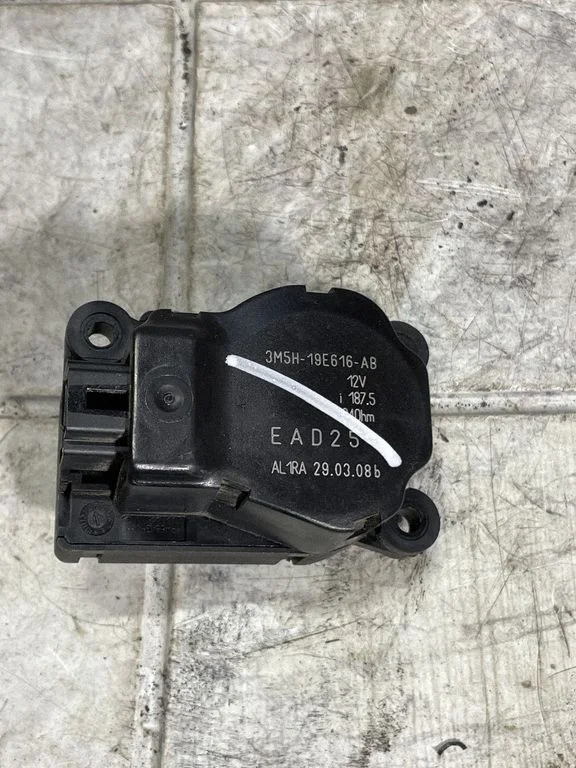 Gaisa aizvara motoriņš/aktuators 3M5H19E616AB