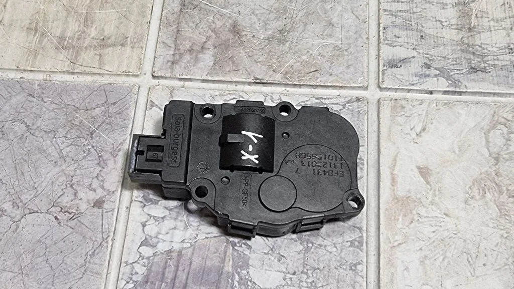 Air flap motor/actuator 13122013AA