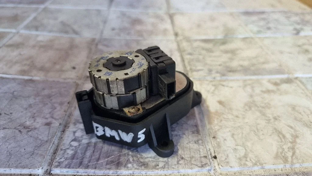 Air flap motor/actuator – BMW 5 Series E39 (1996-2003)