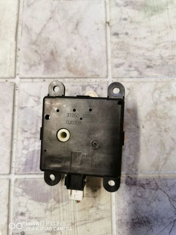 Air flap motor/actuator – Nissan Primera (2002-2007)