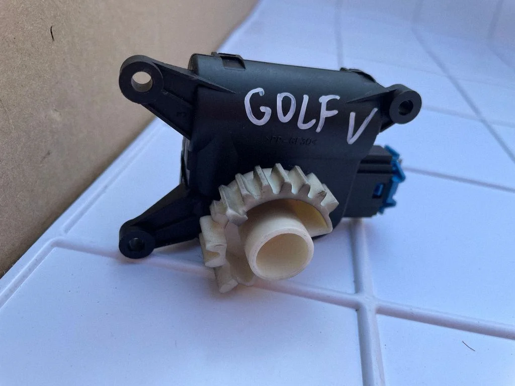 Gaisa aizvara motoriņš/aktuators 0132801337