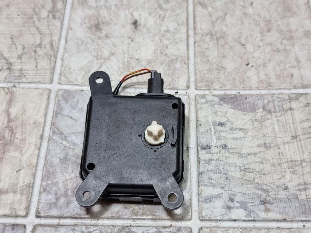 Air flap motor/actuator – Opel Astra H (2004-2012)