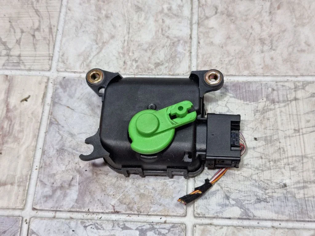 Air flap motor/actuator 1J1907511D