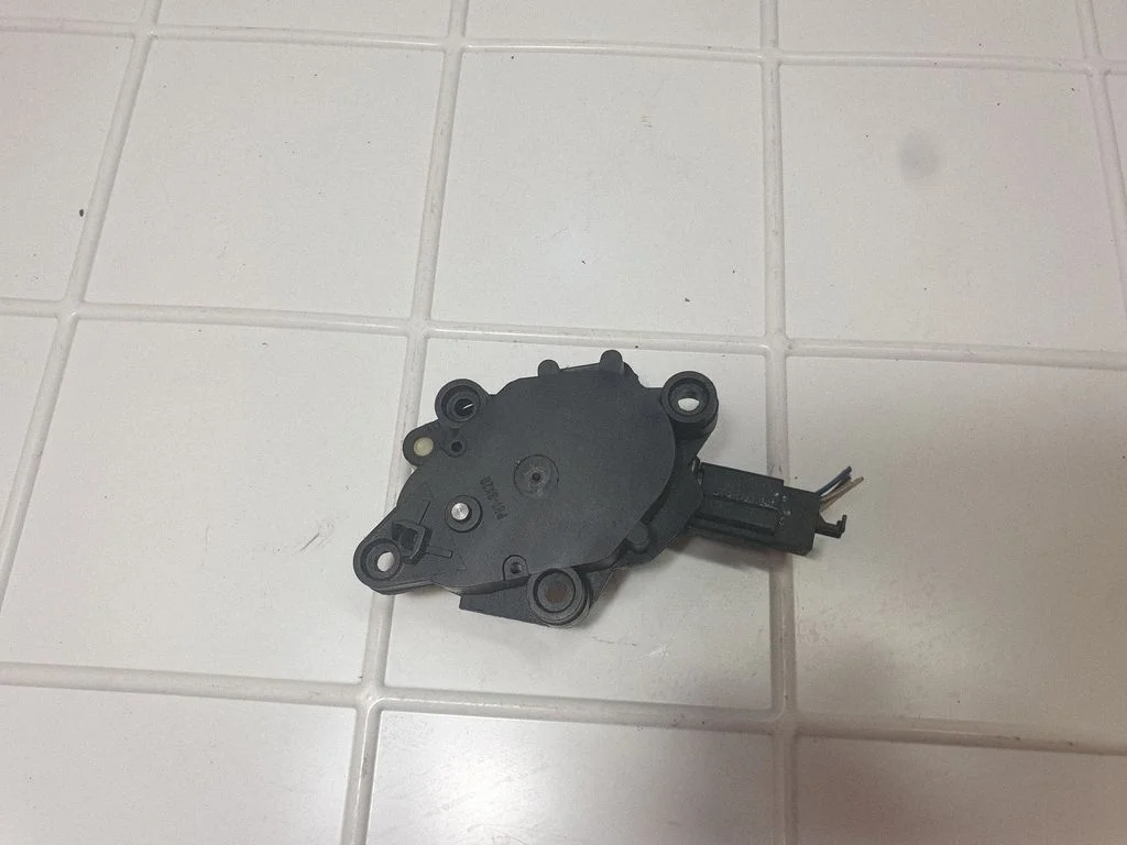 Air flap motor/actuator – Opel Omega B2 (1999-2003)