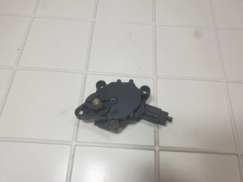 Air flap motor/actuator – Opel Omega B2 (1999-2003)