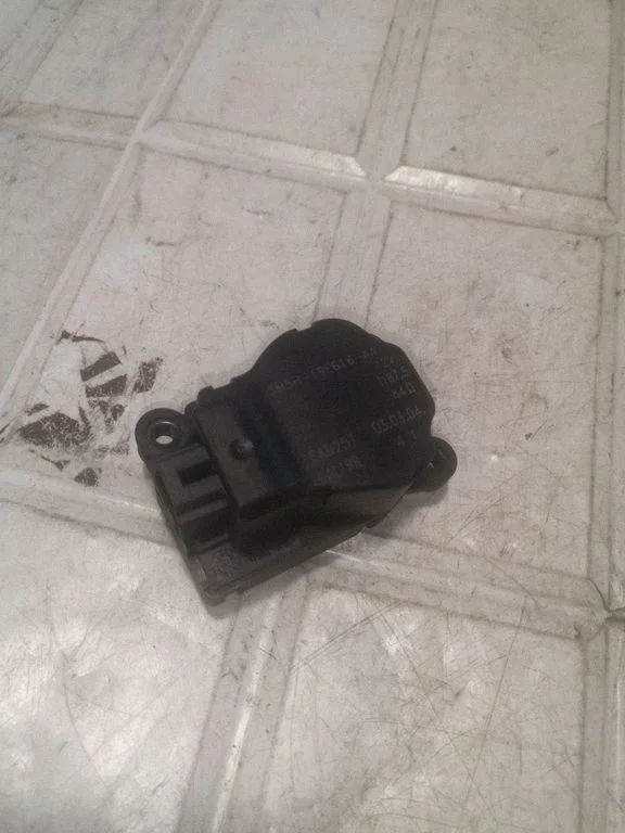 Air flap motor/actuator – Ford Focus C-MAX (2003-2010)
