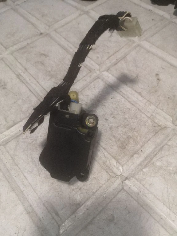 Gaisa aizvara motoriņš/aktuators 74932G