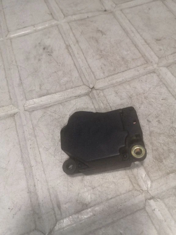 Gaisa aizvara motoriņš/aktuators 75622G