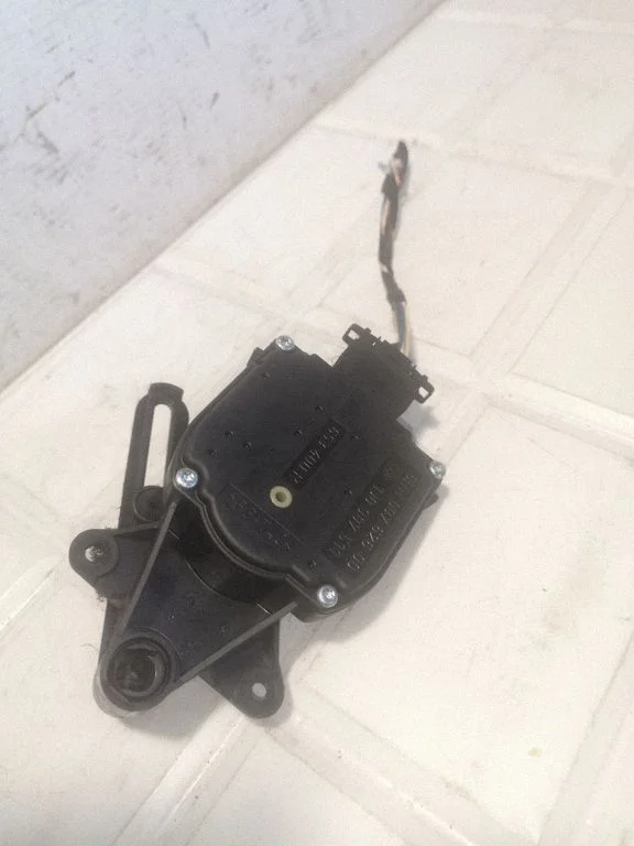 Air flap motor/actuator 1J0907511